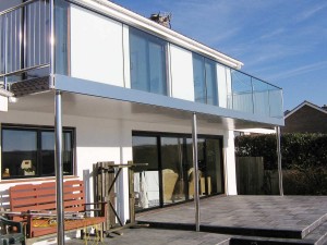 Stainless-Steel-and-Glass-Balcony-13 