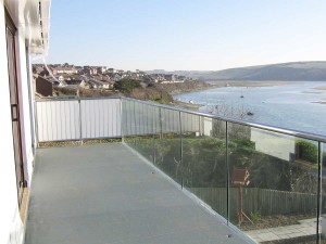 Stainless-Steel-and-Glass-Balcony-21 