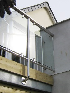 Stainless-Steel-and-Glass-Balcony-24 