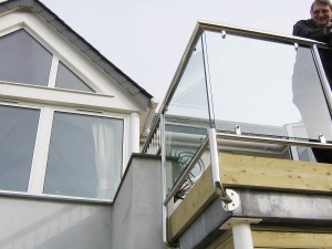Stainless-Steel-and-Glass-Balcony-28 