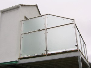 Stainless-Steel-and-Glass-Balcony-31 