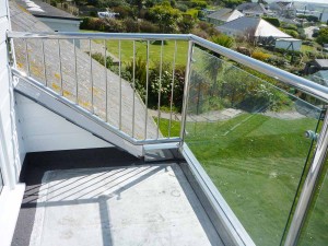 Stainless-Steel-and-Glass-Balcony-37 