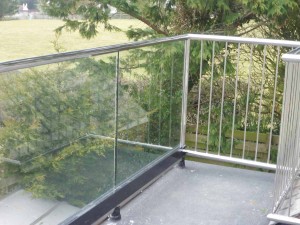 Stainless-Steel-and-Glass-Balcony-38 