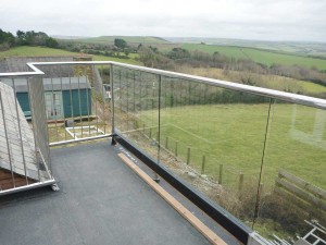 Stainless-Steel-and-Glass-Balcony-39 