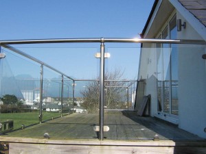 Stainless-Steel-and-Glass-Balcony-4a 