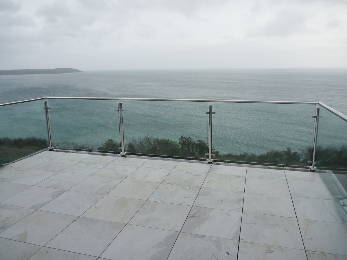 Sea Road Balcony 